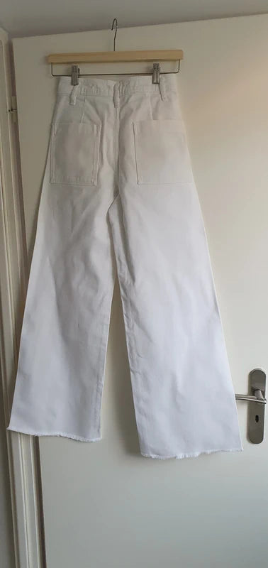 Jean Large Blanc – Finition Effilochée & Bouton Bijou