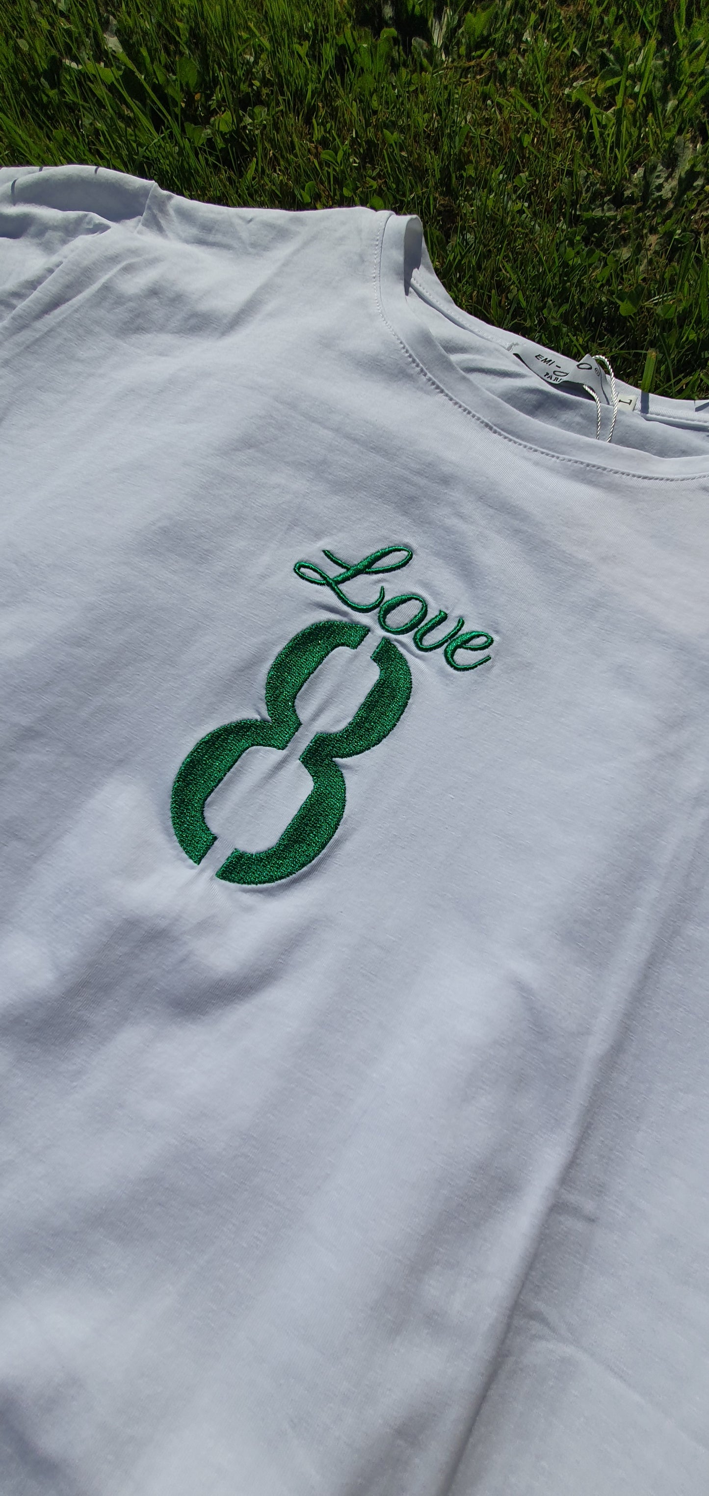 Tee-shirt blanc inscription Love
