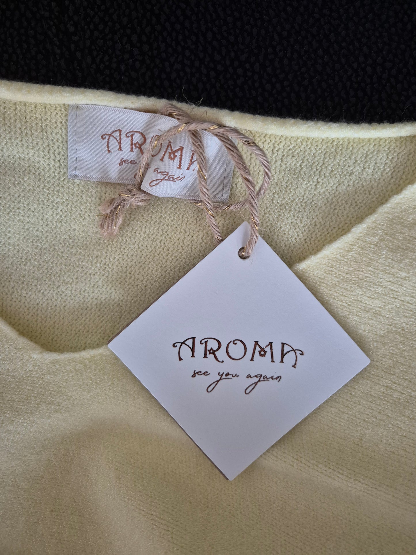 Pull jaune pastel manches courtes