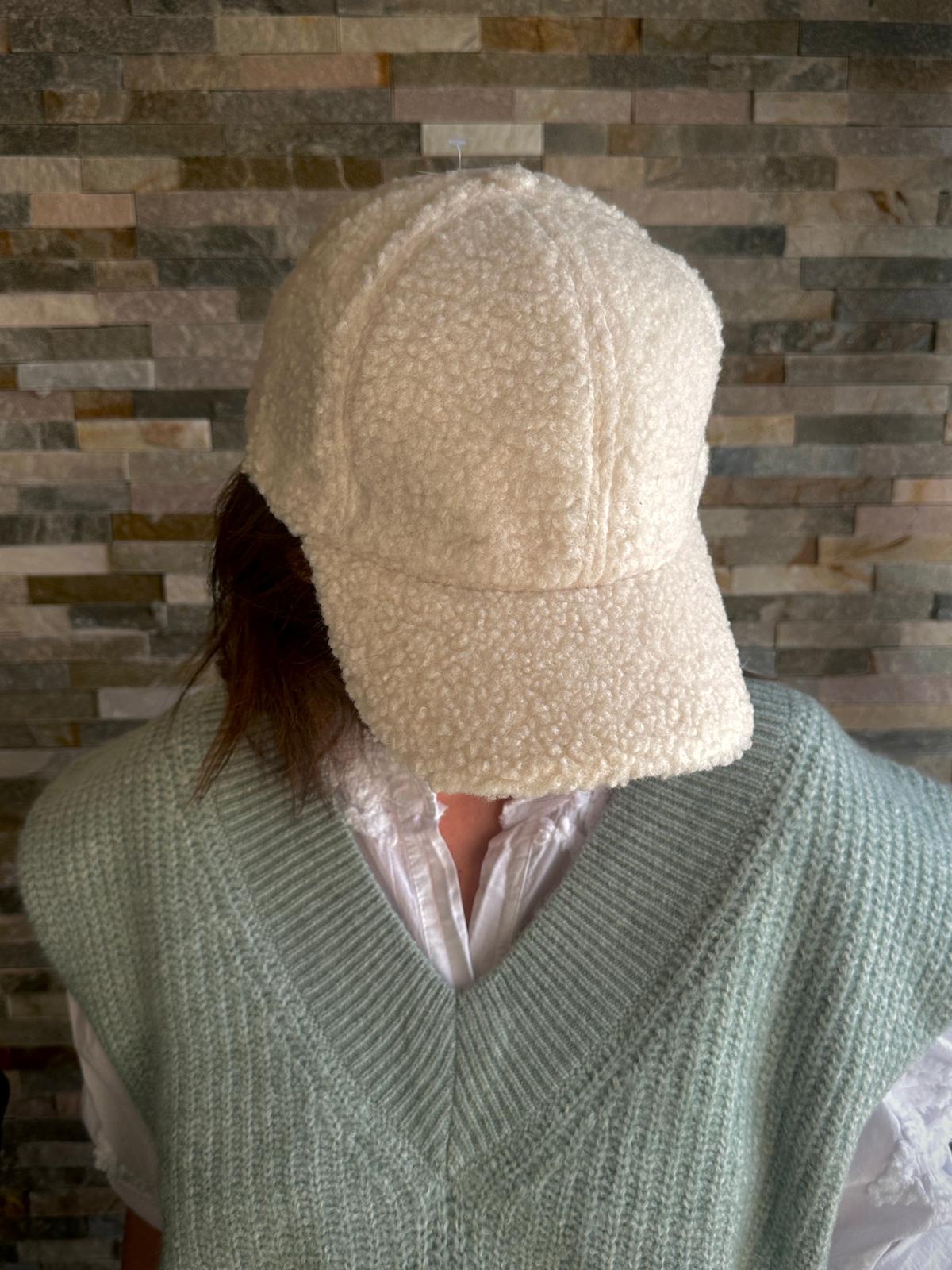 Casquette effet moumoute