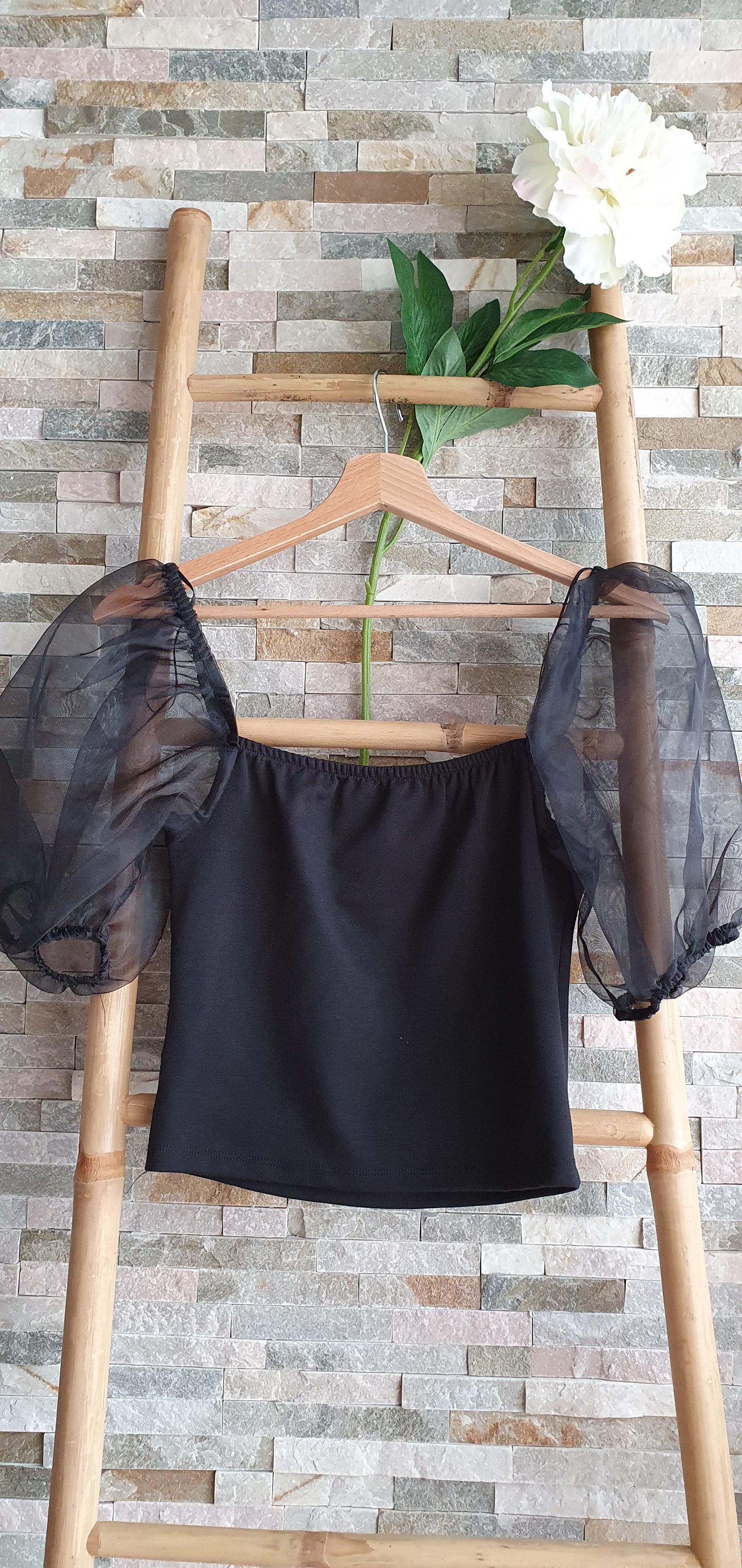 Magnifique top noir manches organza
