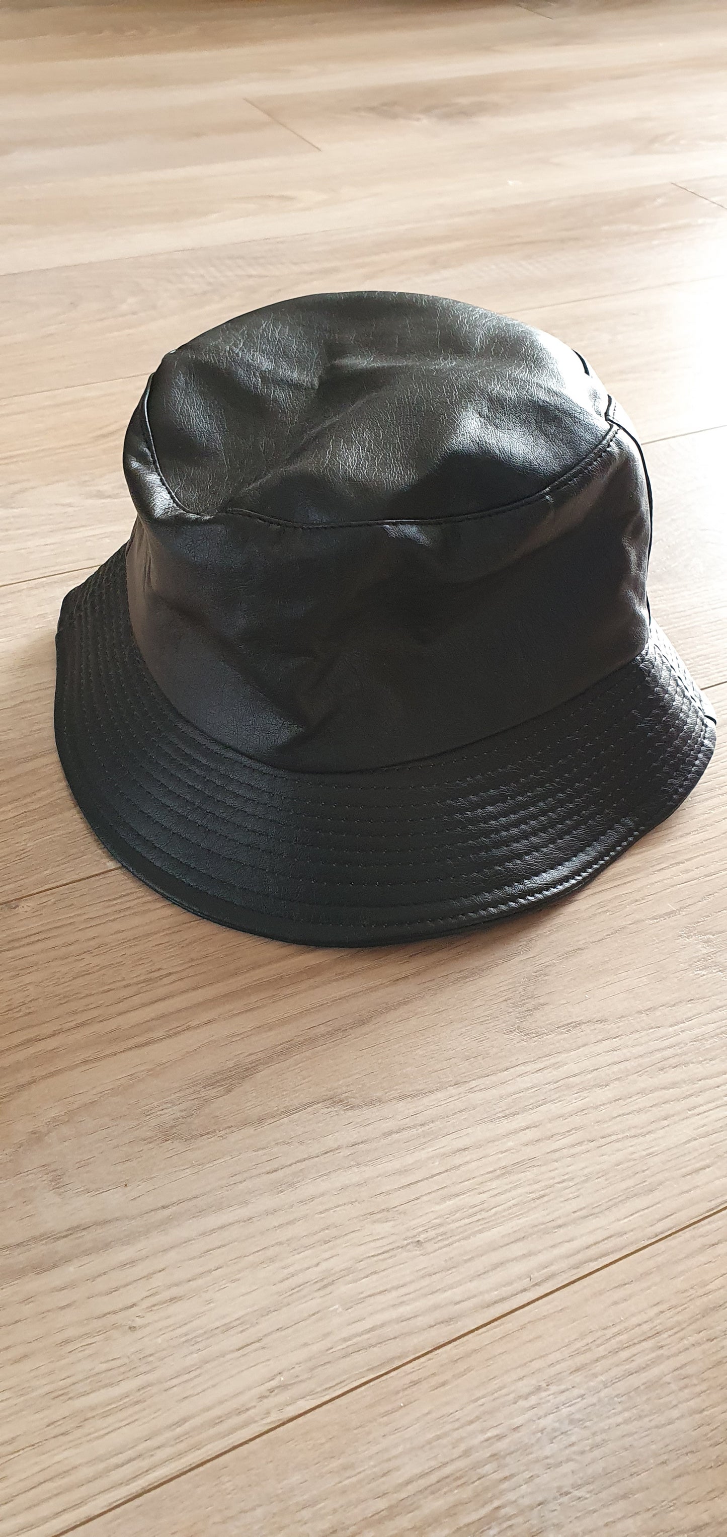 Bob à effet cuir