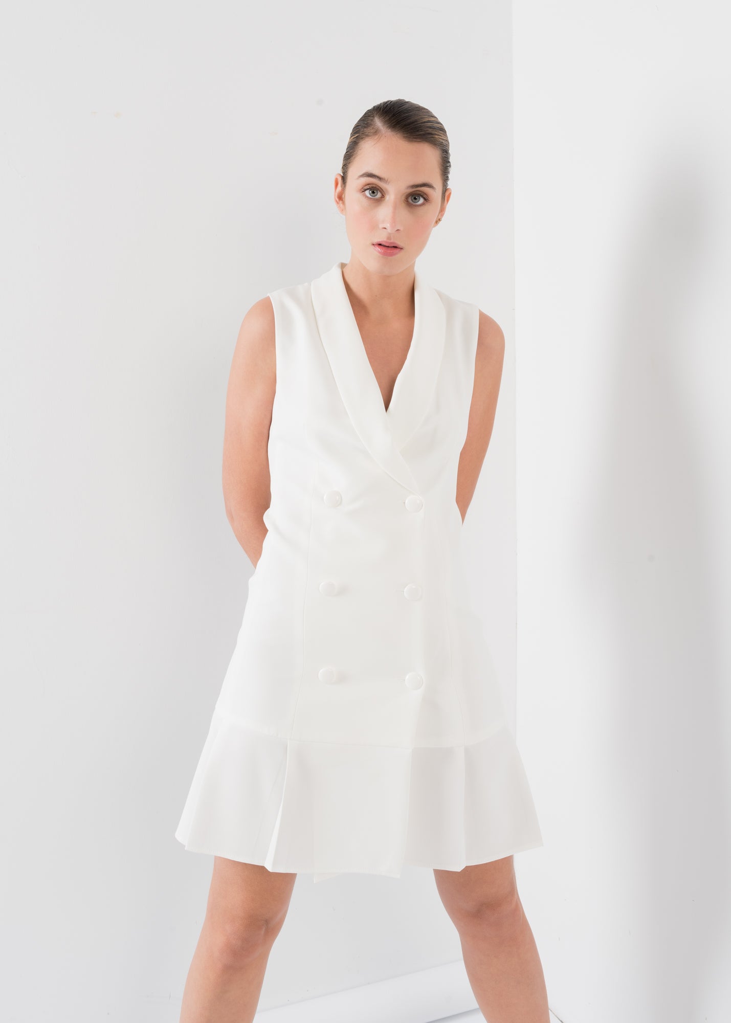 Robe blazer discount sans manche blanche